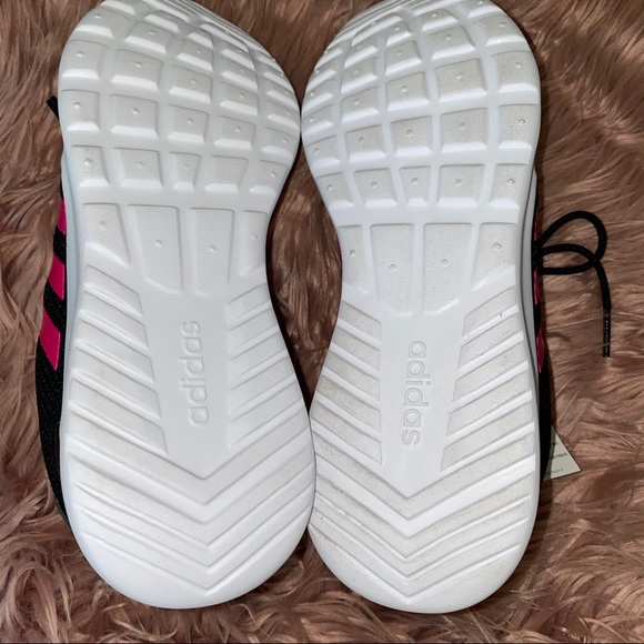 Adidas tennis shoes - Picture 5 of 6